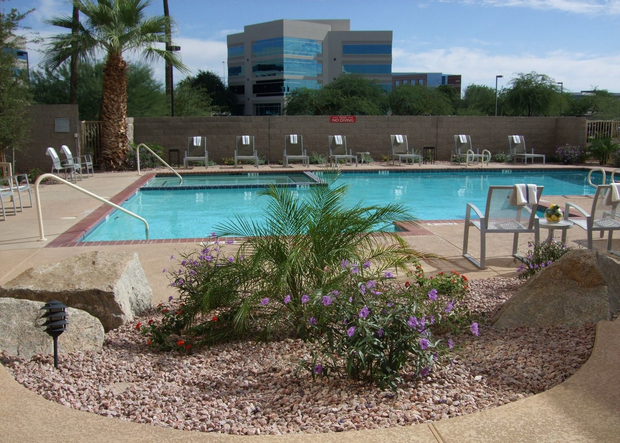 Radisson Hotel Phoenix Airport ภายนอก รูปภาพ
